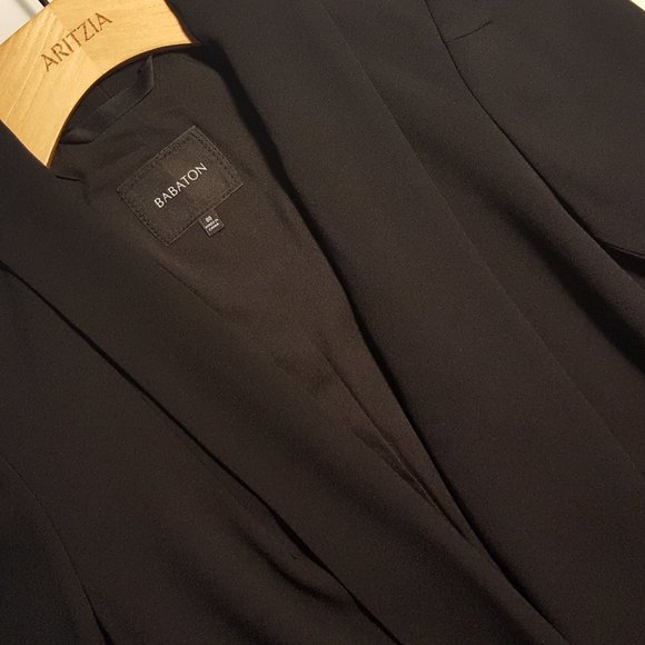 Aritzia Babaton Dominique Short Blazer - Picture 2 of 10
